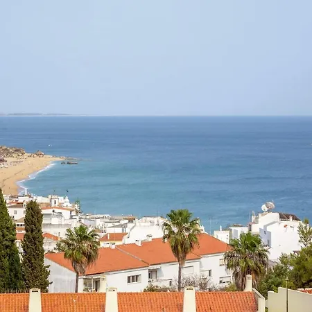 Apartment Ocean Glimpse